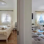 Apartment 3brd Oceanview Cliff Haven