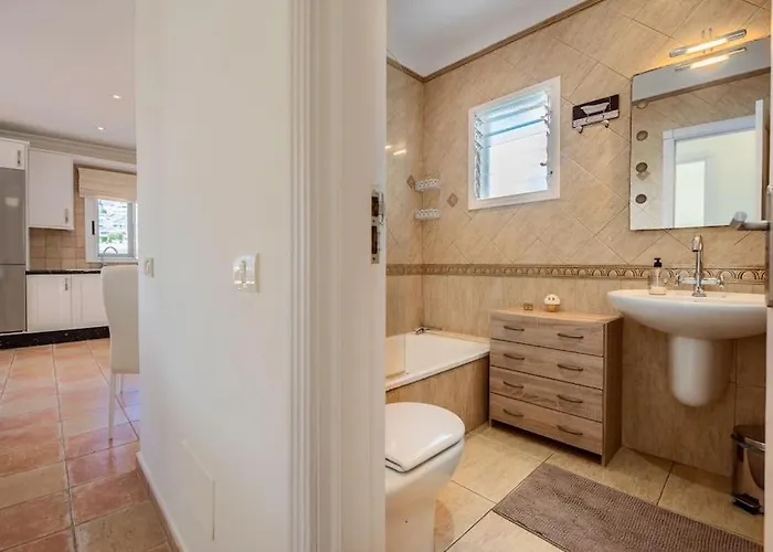 3brd Oceanview Cliff Haven Apartment *