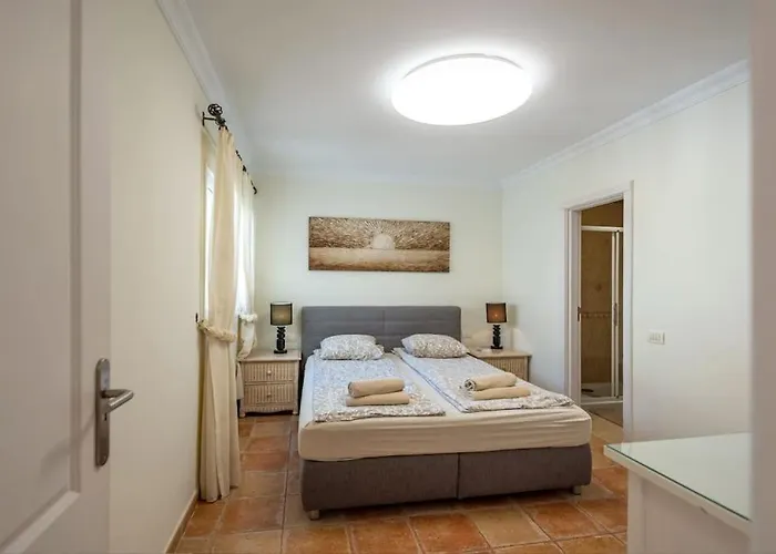 3brd Oceanview Cliff Haven